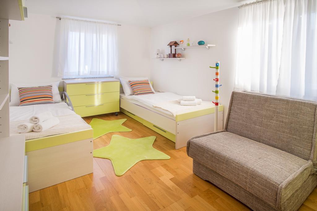 Apartment Ivana 2435 Malinska Kültér fotó