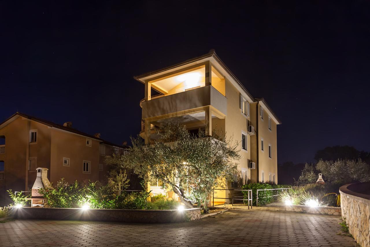 Apartment Ivana 2435 Malinska Kültér fotó